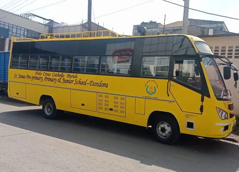Isuzu FRR90 bus